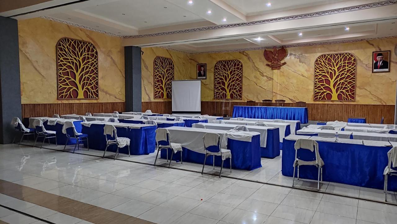 Mirabell Hotel & Convention Hall Маланг Екстериор снимка