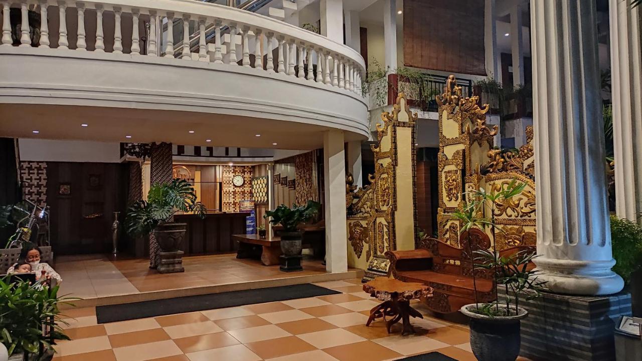 Mirabell Hotel & Convention Hall Маланг Екстериор снимка